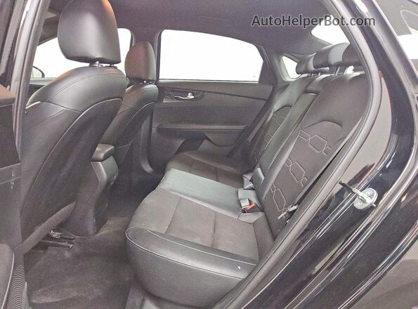 3KPF54AD9PE660947 2023 KIA FORTE Black Vista de los asientos traseros