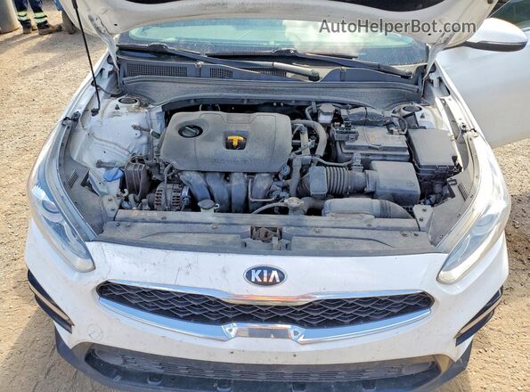 3KPF54ADXME400472 2021 KIA FORTE White Вид задньої частини салону