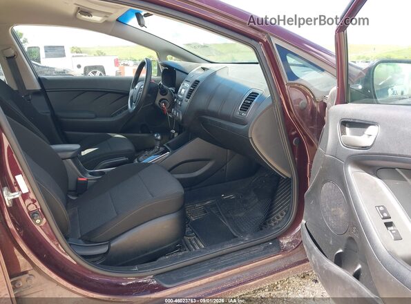 3KPFK4A75JE199529 2018 KIA FORTE Maroon Вид салону спереду
