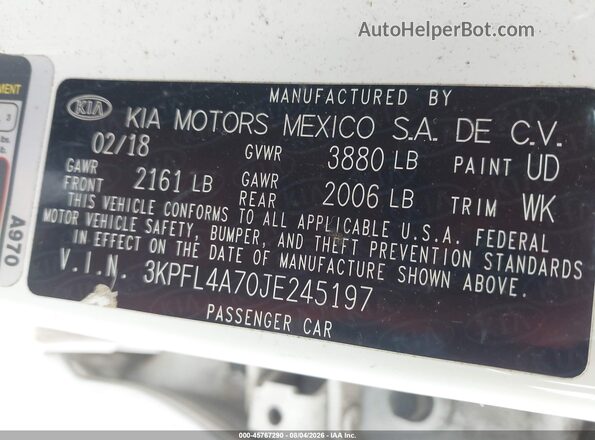 3KPFL4A70JE245197 2018 KIA FORTE White Vista del compartimento del motor
