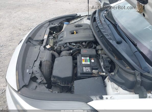 3KPFL4A70JE245197 2018 KIA FORTE White Vista trasera
