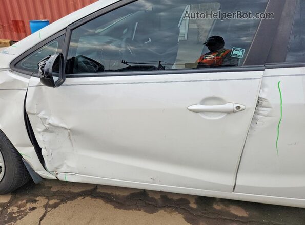 3KPFL4A75HE018680 2017 KIA FORTE White Սալոնի դիմացի տեսք