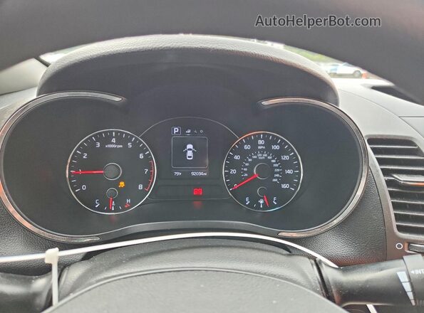 3KPFL4A75HE018680 2017 KIA FORTE White Սարքավորումների վահանակի տեսք