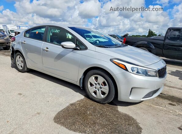 3KPFL4A77JE284594 2018 KIA FORTE Silver Przód prawy