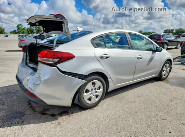 3KPFL4A77JE284594 2018 KIA FORTE Silver Tył prawy