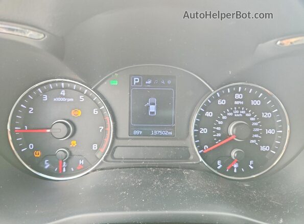 3KPFL4A77JE284594 2018 KIA FORTE Silver Widok zestawu wskaźników