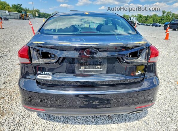 3KPFL4A7XJE246714 2018 KIA FORTE Black უკანა ხედი