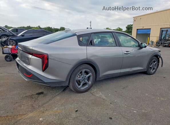 3KPFT4DE1TE311432 2026 KIA K4 Silver უკანა მარჯვენა