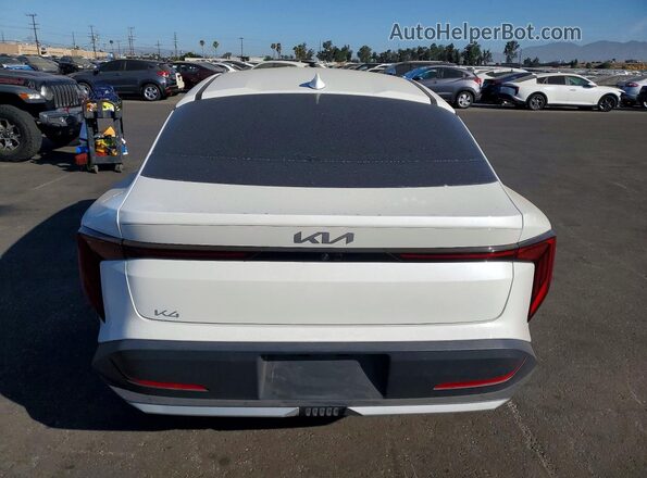 3KPFT4DE2SE091670 2025 KIA K4 White უკანა ხედი