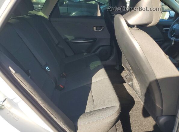 3KPFT4DE2SE091670 2025 KIA K4 White უკანა სავარძლების ხედი