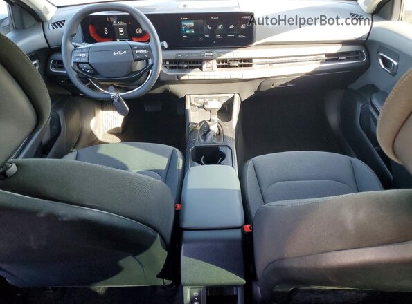 3KPFT4DE2SE091670 2025 KIA K4 White წინა პანელის ხედი