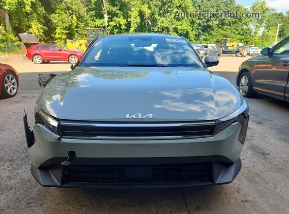 3KPFT4DE2SE111335 2025 KIA K4 Gray Front view