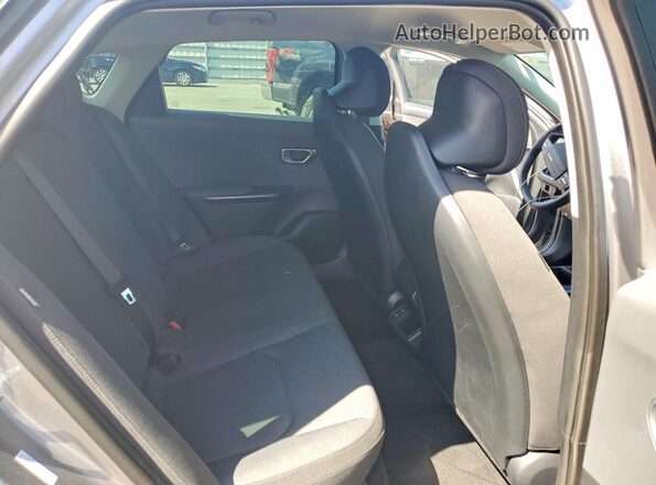 3KPFT4DE3SE004617 2025 KIA K4 Gray Հետևի նստատեղերի տեսք