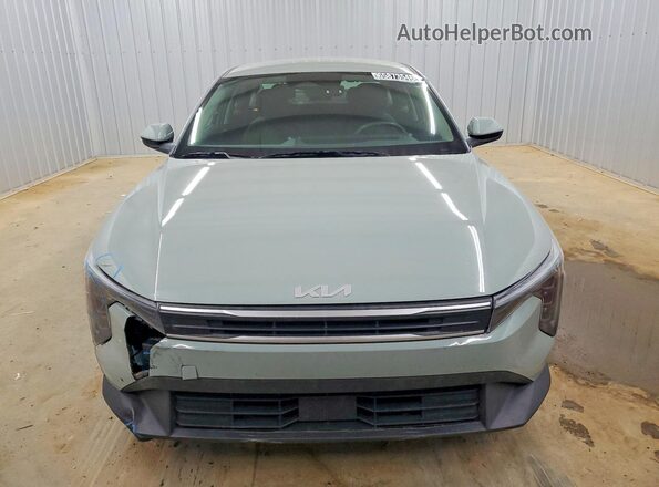 3KPFT4DE3SE019683 2025 KIA K4 Gray წინა ხედი