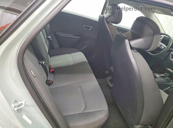 3KPFT4DE3SE019683 2025 KIA K4 Gray უკანა სავარძლების ხედი