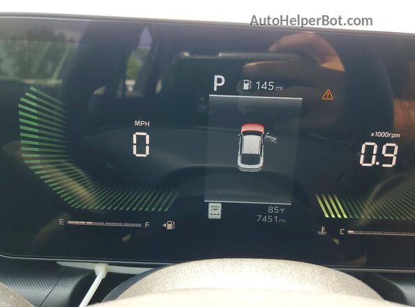 3KPFT4DE3SE164934 2025 KIA K4 White ხელსაწყოთა პანელის ხედი