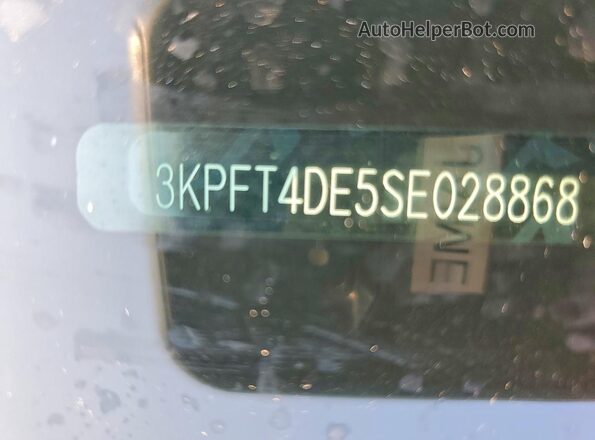 3KPFT4DE5SE028868 2025 KIA K4 Gray Widok komory silnika