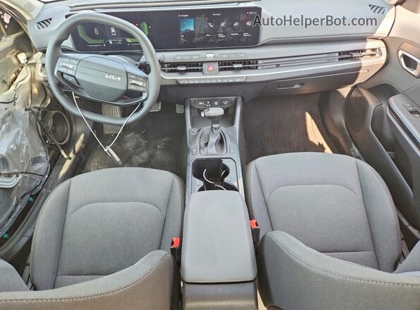 3KPFT4DE6SE079117 2025 KIA K4 Black Widok deski rozdzielczej