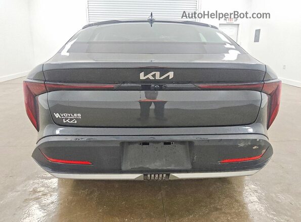3KPFT4DE7SE182773 2025 KIA K4 Black Հետևի տեսք