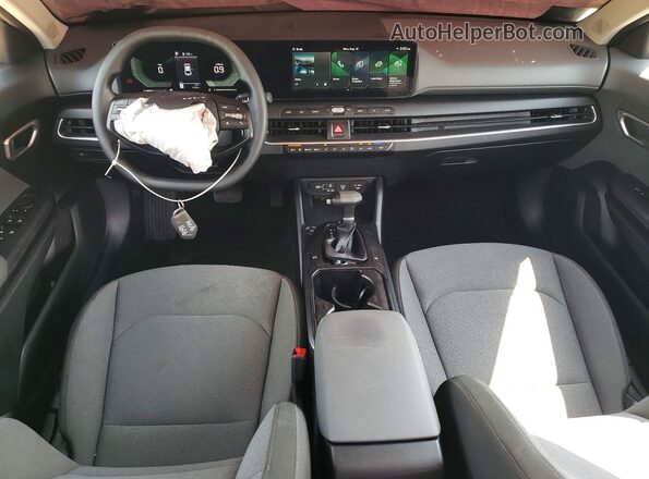 3KPFT4DE7SE219191 2025 KIA K4 Серый Вид панели приборов