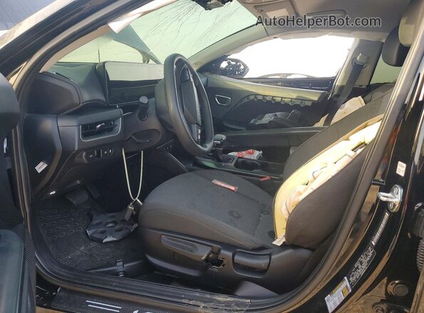 3KPFT4DE8SE090751 2025 KIA K4 Черный Вид салона спереди