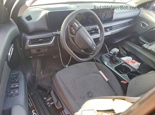 3KPFT4DE8SE090751 2025 KIA K4 Черный Вид панели приборов