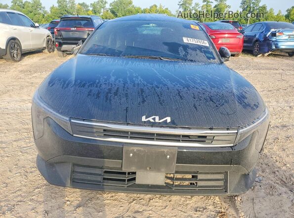 3KPFT4DE8SE090751 2025 KIA K4 Черный Вид спереди