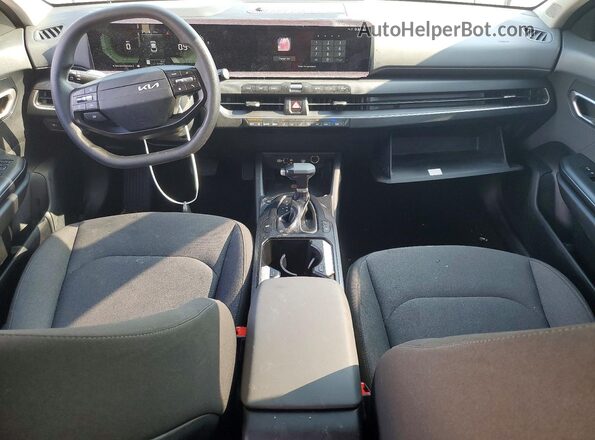 3KPFT4DEXSE024847 2025 KIA K4 Gray Dashboard view