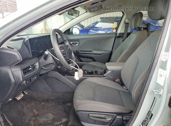 3KPFT4DEXSE039946 2025 KIA K4 White Front interior view