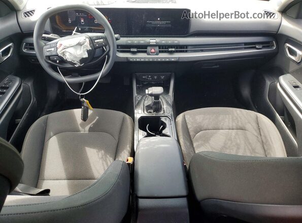 3KPFT4DEXTE258262 2026 KIA K4 Black Dashboard view
