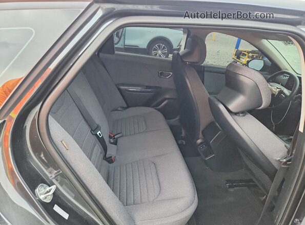 3KPFU4DE2SE020398 2025 KIA K4 Charcoal უკანა სავარძლების ხედი