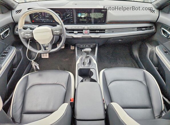 3KPFU5DC7TE258432 2026 KIA K4 Black Widok deski rozdzielczej