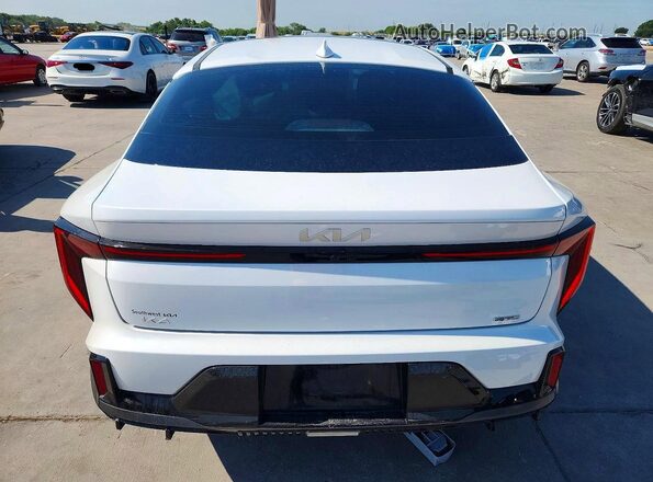 3KPFW4DE3SE242569 2025 KIA K4 White Rear view
