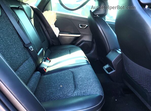 3KPFW4DE3SE242569 2025 KIA K4 White Rear seats view