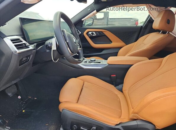 3MW23CM05S8F08806 2025 BMW 2 SERIES Black Front interior view
