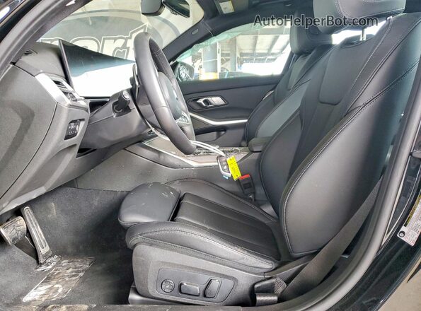 3MW69CW06T8G11375 2026 BMW 3 SERIES Black Widok wnętrza z przodu