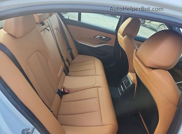 3MW89CW09T8G32357 2026 BMW 3 SERIES White Rear seats view