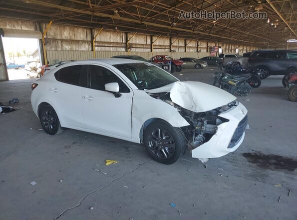 3MYDLBYV4LY711720 2020 TOYOTA YARIS White Przód prawy