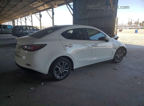 3MYDLBYV4LY711720 2020 TOYOTA YARIS White Tył prawy