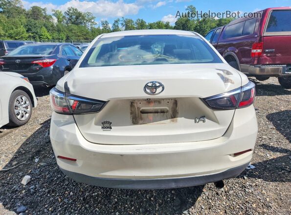 3MYDLBYV5HY176758 2017 TOYOTA YARIS Белый Вид сзади