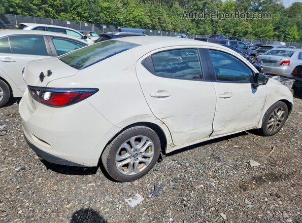 3MYDLBYV5HY176758 2017 TOYOTA YARIS Белый Задняя правая четверть