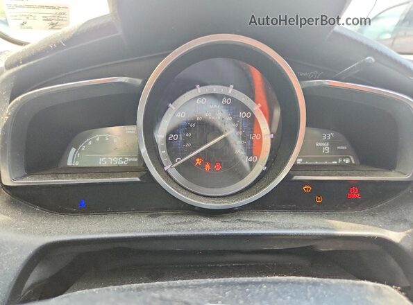 3MYDLBYV5HY176758 2017 TOYOTA YARIS Белый Вид щитка приборов