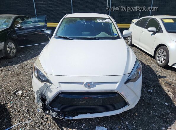 3MYDLBYV5HY176758 2017 TOYOTA YARIS Белый Вид спереди