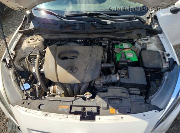 3MYDLBYV5HY176758 2017 TOYOTA YARIS Белый Вид задней части салона