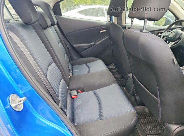 3MYDLBYV6GY116292 2016 TOYOTA YARIS Blue Rear seats view