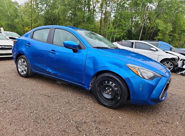 3MYDLBYV6GY116292 2016 TOYOTA YARIS Blue Front right