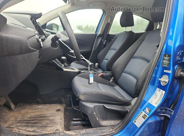 3MYDLBYV6GY116292 2016 TOYOTA YARIS Blue Front interior view