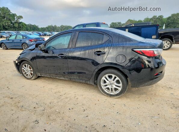 3MYDLBYV6HY191334 2017 TOYOTA YARIS Black Հետևի ձախ