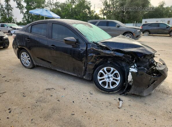 3MYDLBYV6HY191334 2017 TOYOTA YARIS Black Առջևի աջ