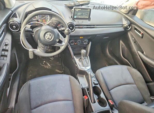 3MYDLBYV6HY191334 2017 TOYOTA YARIS Black Առջևի վահանակի տեսք